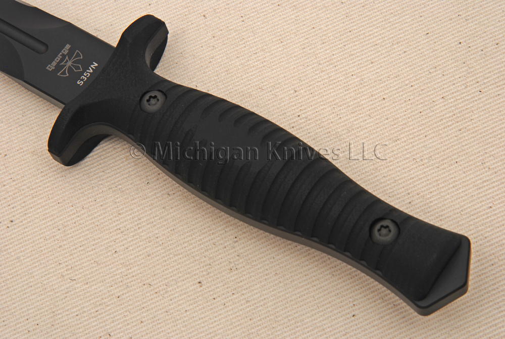 http://www.michiganknives.com/knife_pics/Spartan%20Blades/Spartan_V-14_Dagger_Black_Blade_Black-G10_Black_Kydex_4_Large.jpg